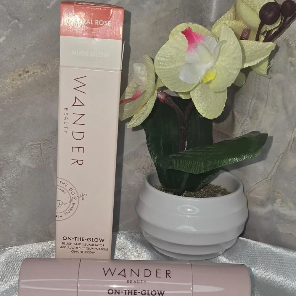 Wander Beauty On The Glow
